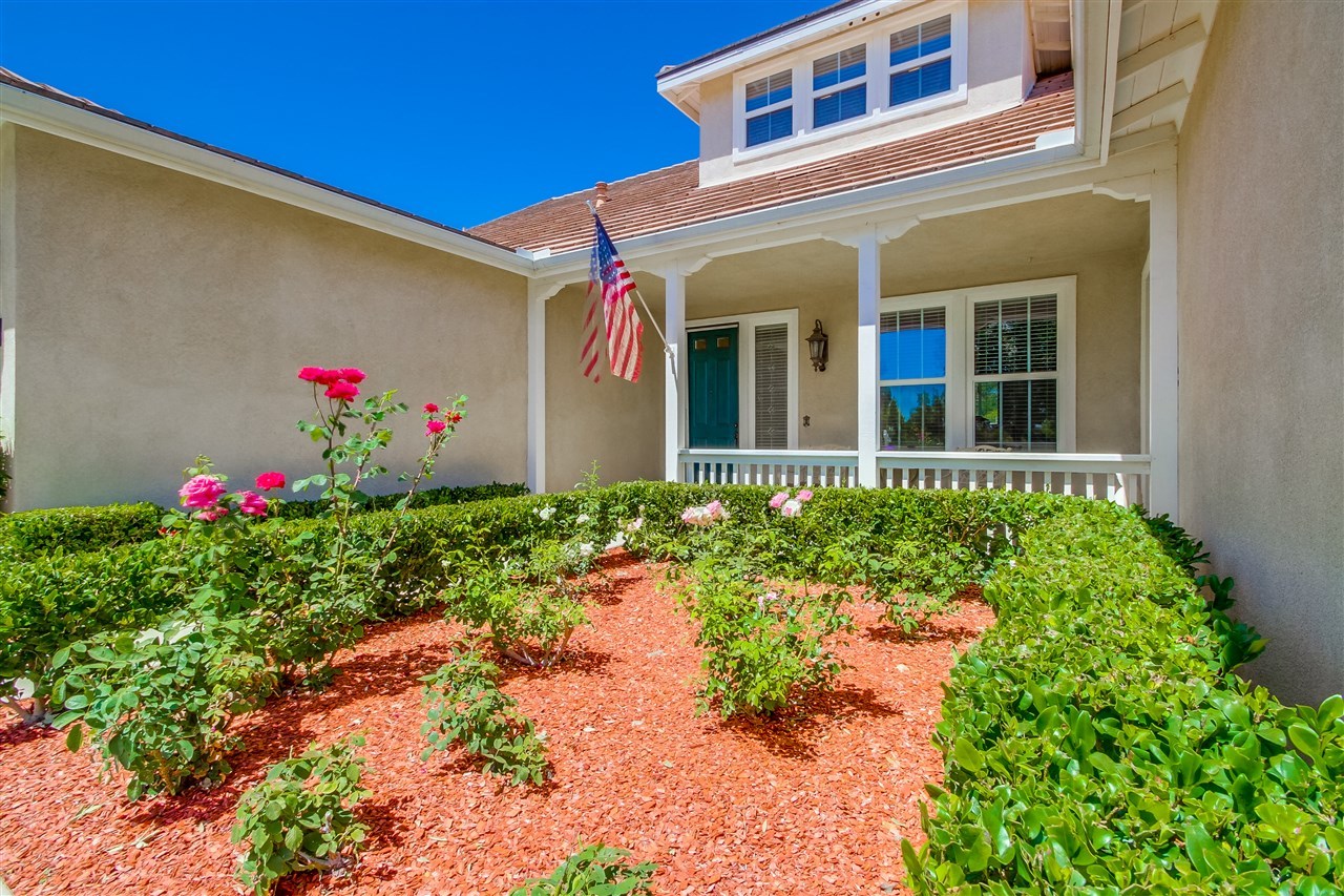 556 Hidden Trails Road Escondido, CA 92027 - Photo 3 of 25 Front Patio