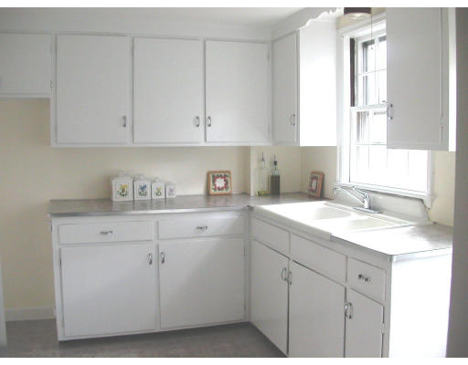 49 Huntington Road Arlington, MA 02474 - Photo 3 of 9 Gallery Image 3