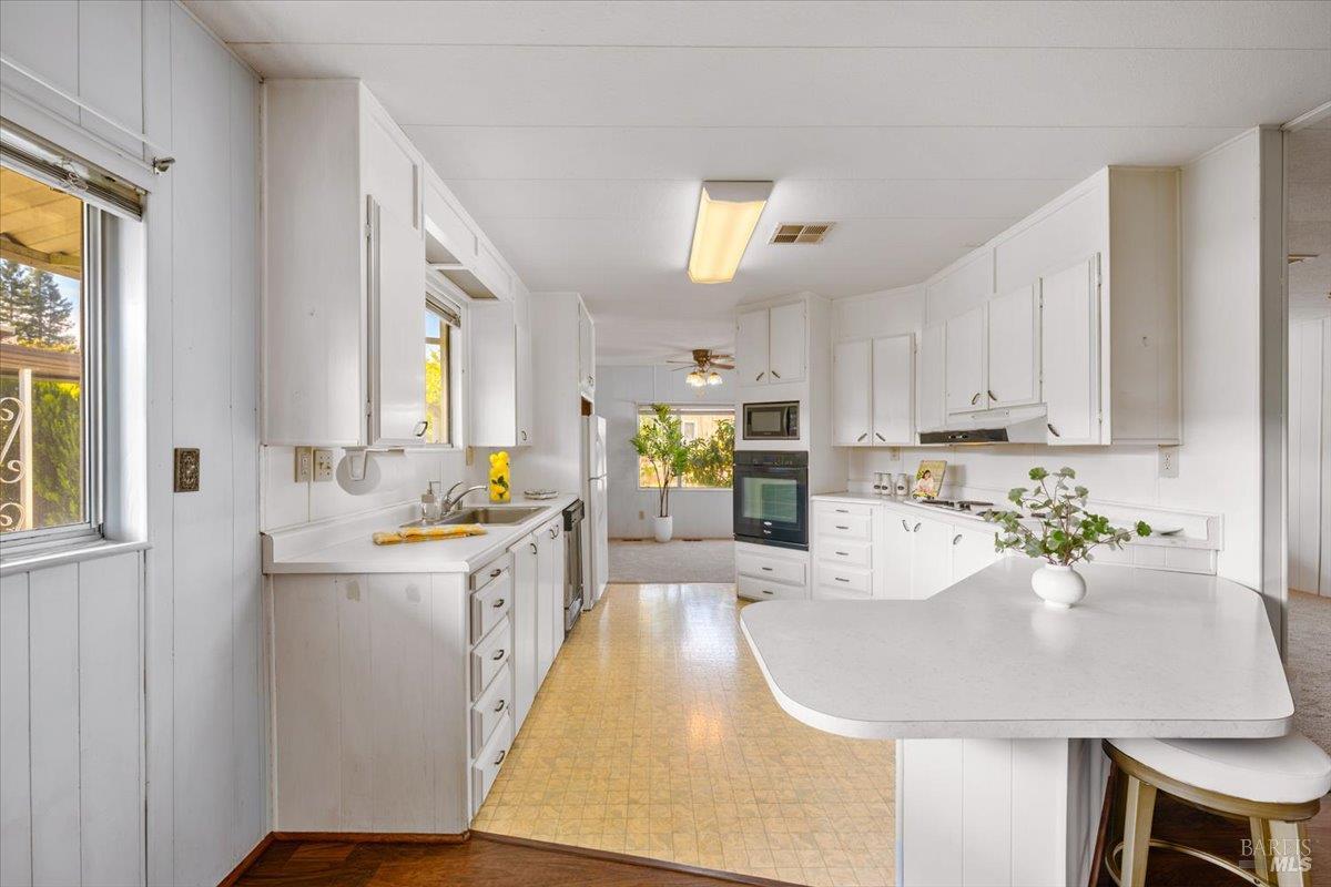 243 Parque Cabana Rohnert Park, CA 94928 - Photo 12 of 26