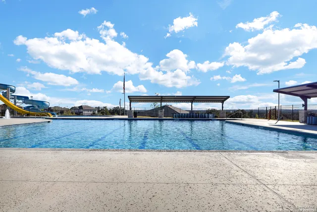 a view of a houses with sky view