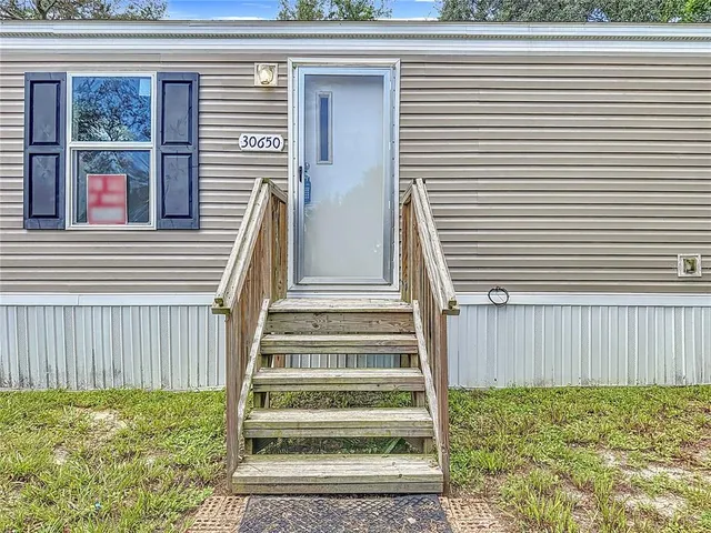 a view of a pathway of a house