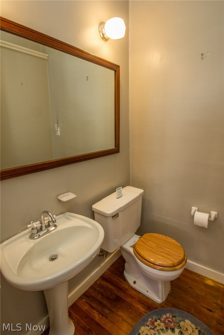 1629 Crest Road Cleveland Heights, OH 44121 - Photo 19 of 29 Half bath on first floor.