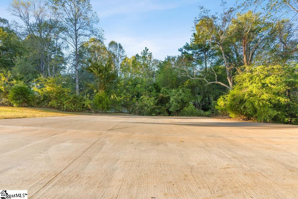70 Deyoung Road Lyman, SC 29365 - Photo 4 of 47 Can fit 10 vehicles comfortably, located in the front of the driveway, near Deyoung Road.
