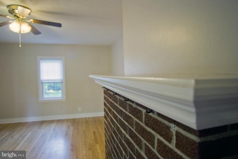 11333 Marbern Road Hagerstown, MD 21740 - Photo 8 of 29 Living Room