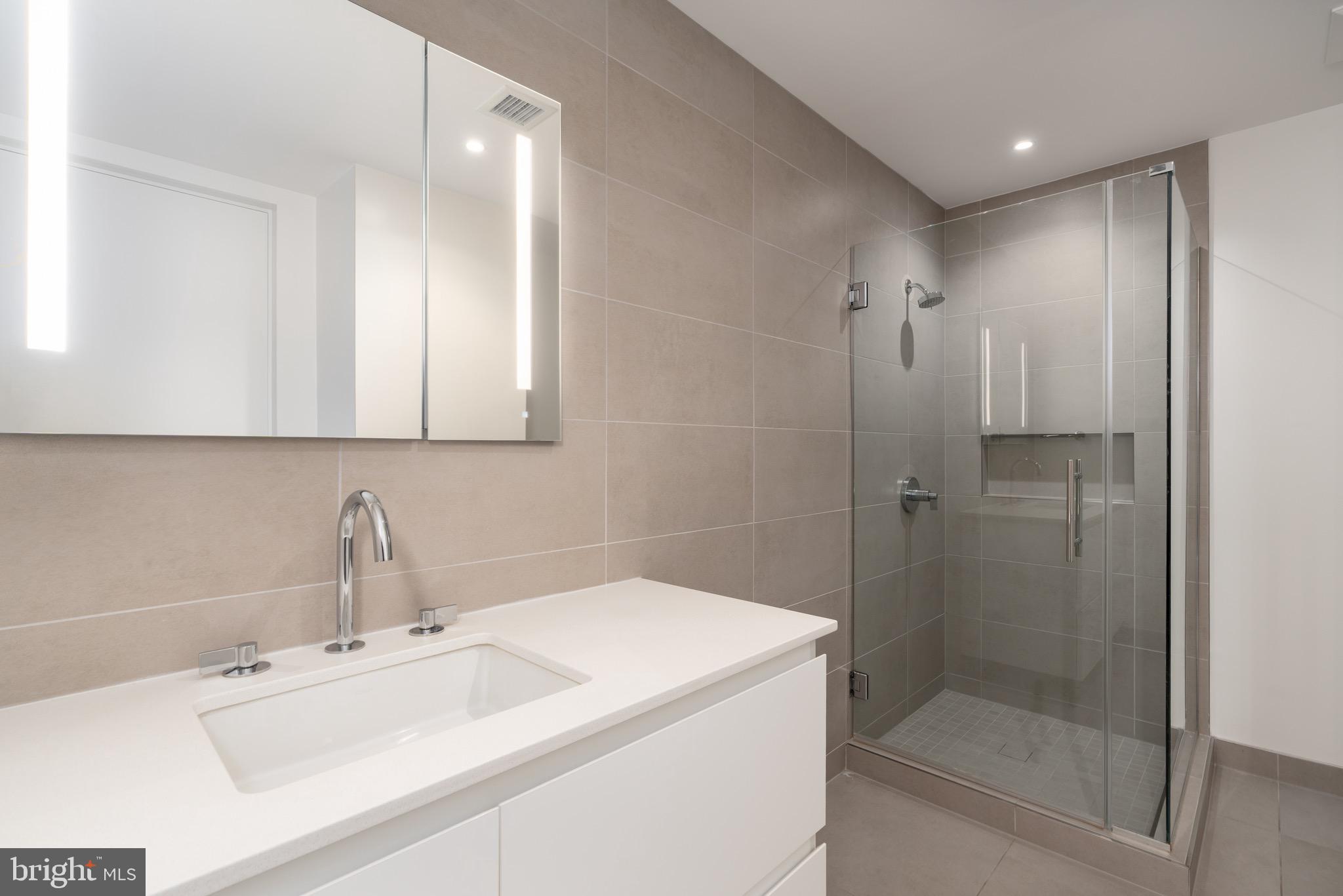 1630 Columbia Road Northwest, Unit 917 Washington, DC 20009 - Photo 6 of 24 Bathroom 1