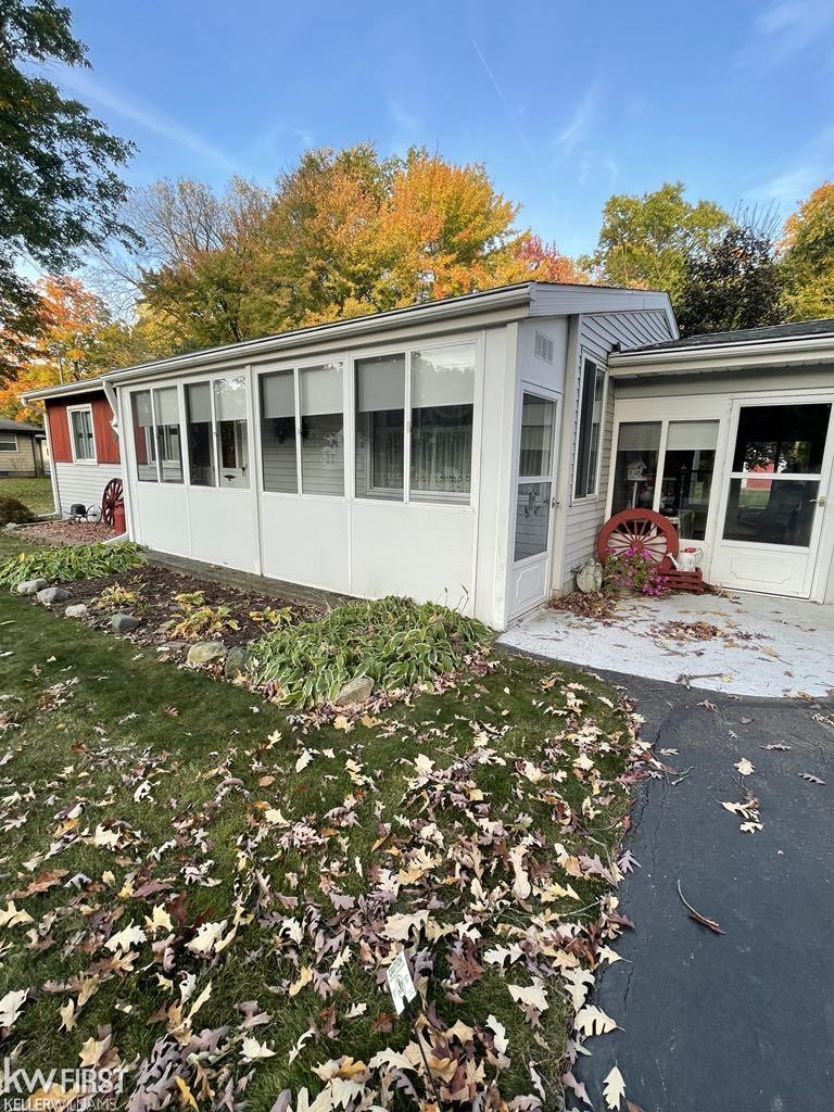 1231 Elms Road Flint, MI 48532 - Photo 3 of 30