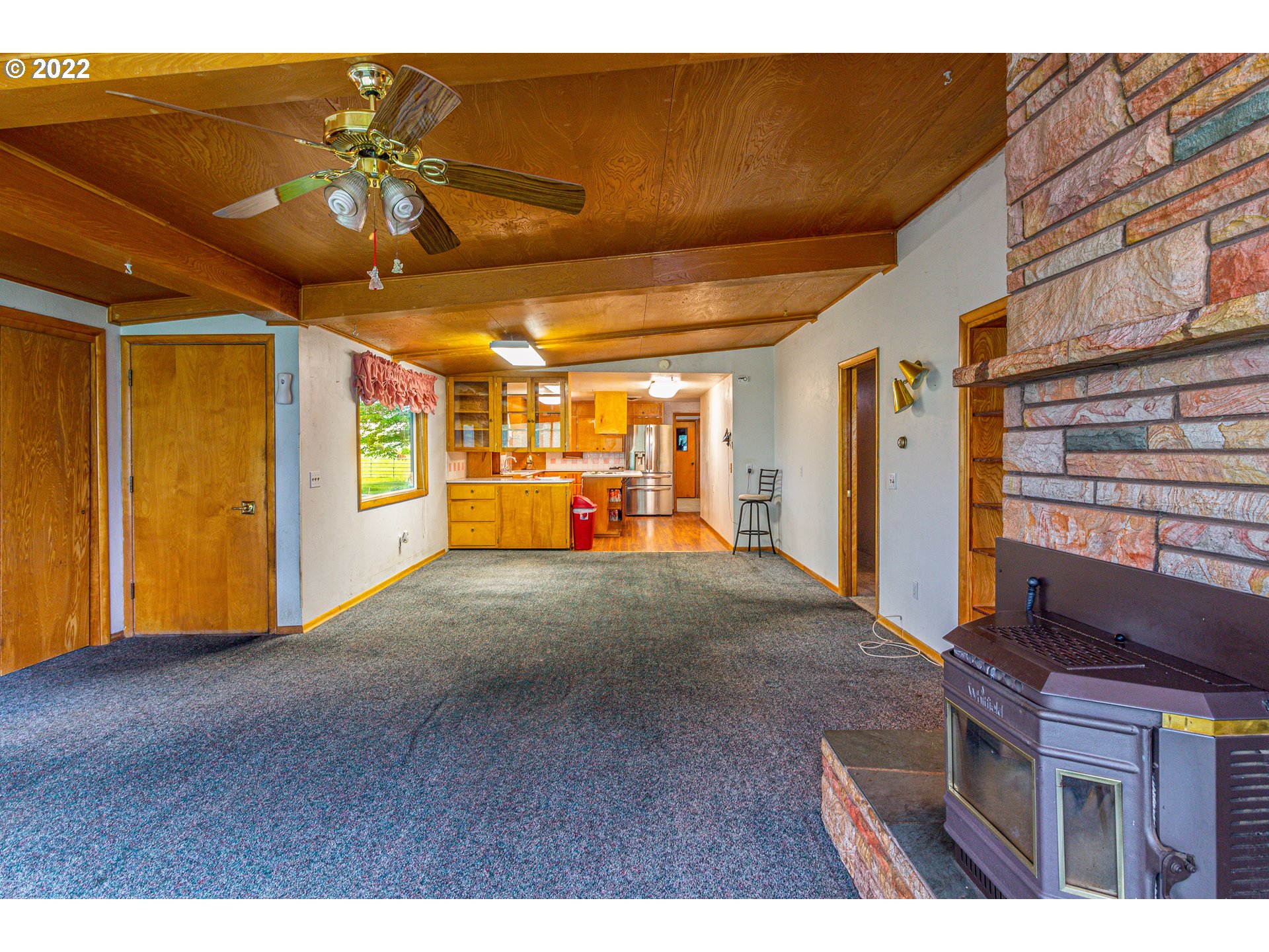 33225 West Spearman Road Hermiston, OR 97838 - Photo 10 of 32 a view of empty room with wooden floor