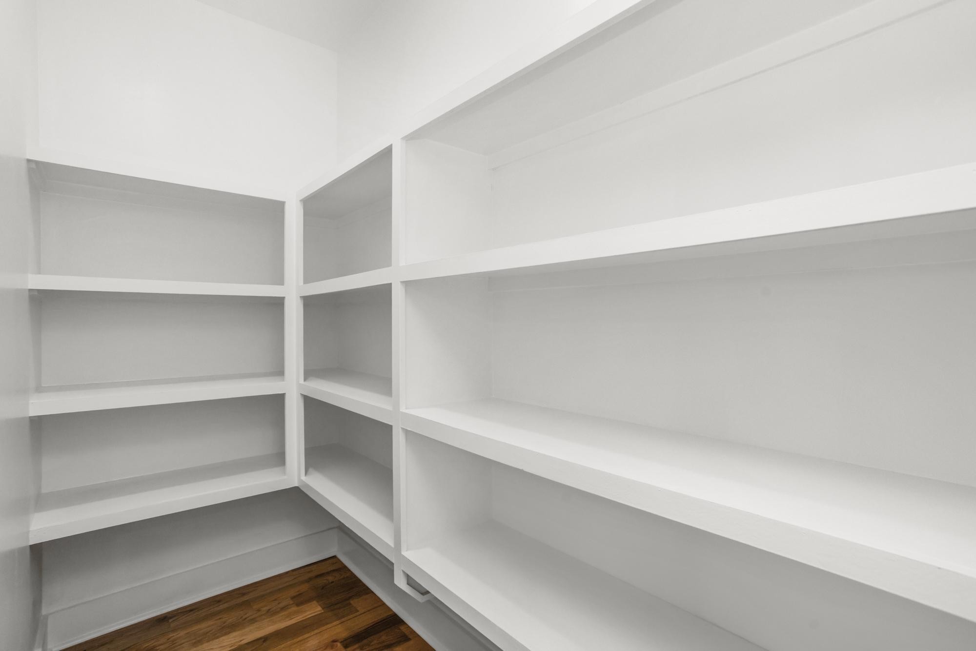 656 Chambers Street, Unit 140 Gallatin, TN 37066 - Photo 23 of 40 a view of walk in closet with empty racks