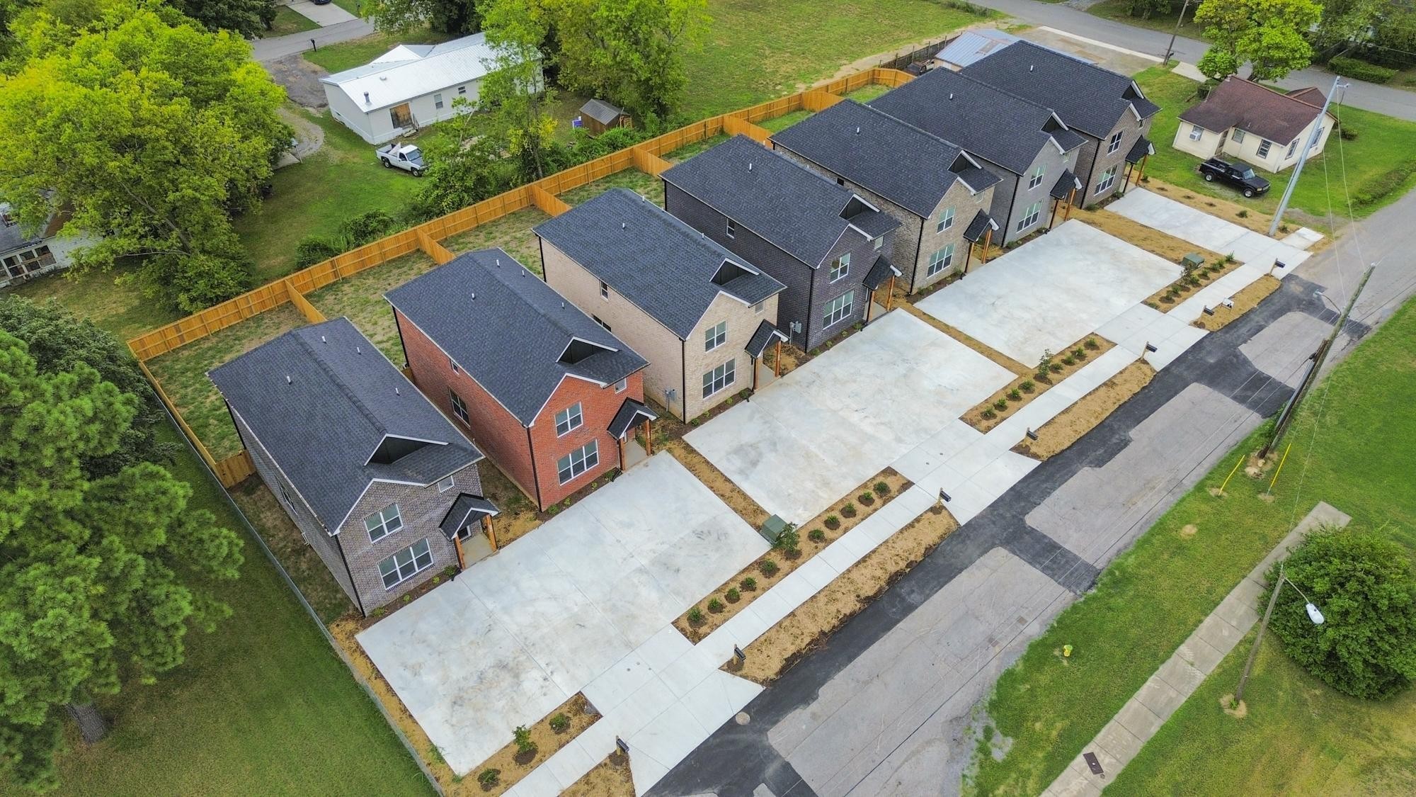 656 Chambers Street, Unit 140 Gallatin, TN 37066 - Photo 35 of 40 an aerial view of a house with a garden