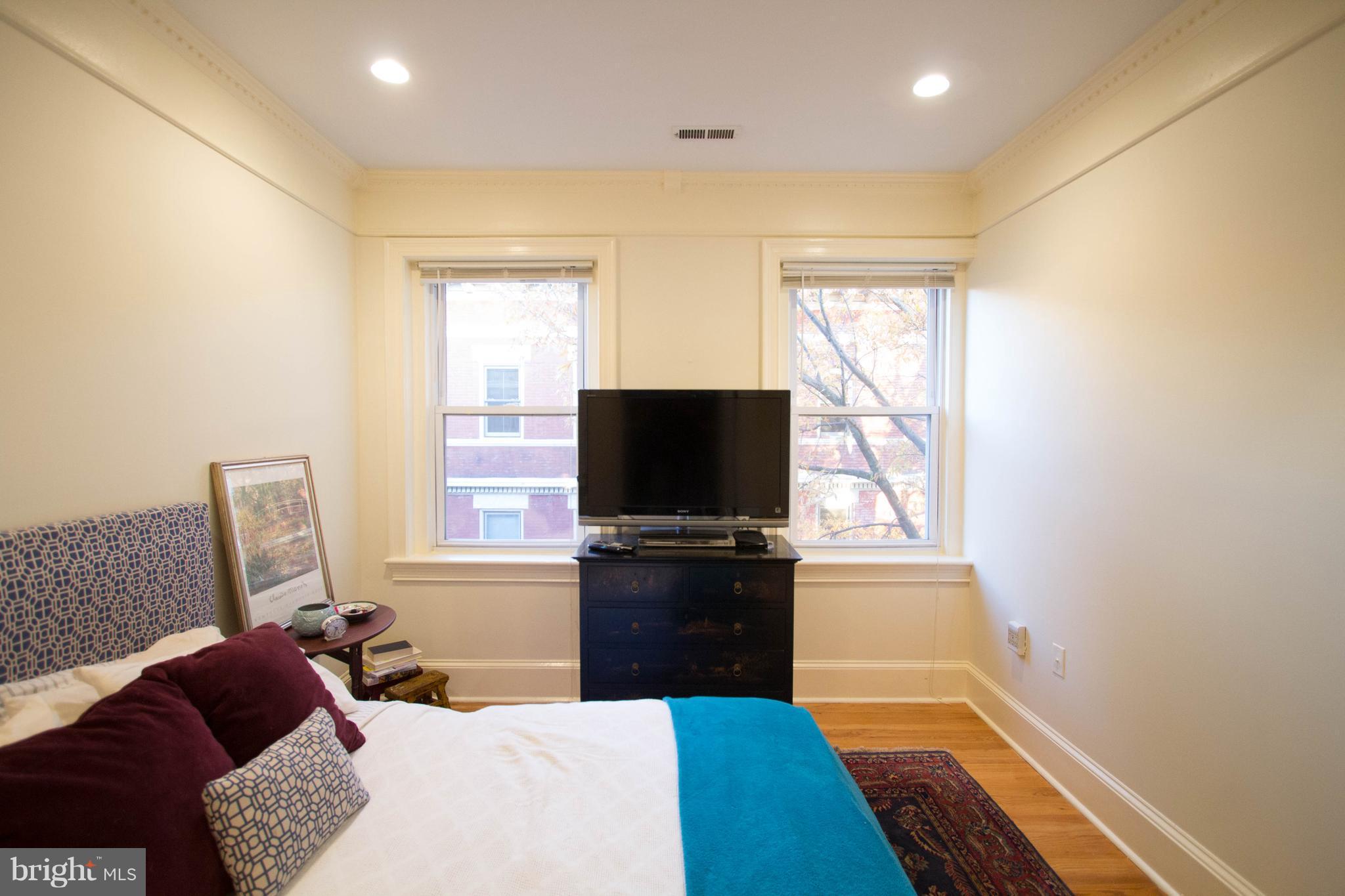 1423 R Street Northwest, Unit 501 Washington, DC 20009 - Photo 25 of 30 Bedroom (Master)