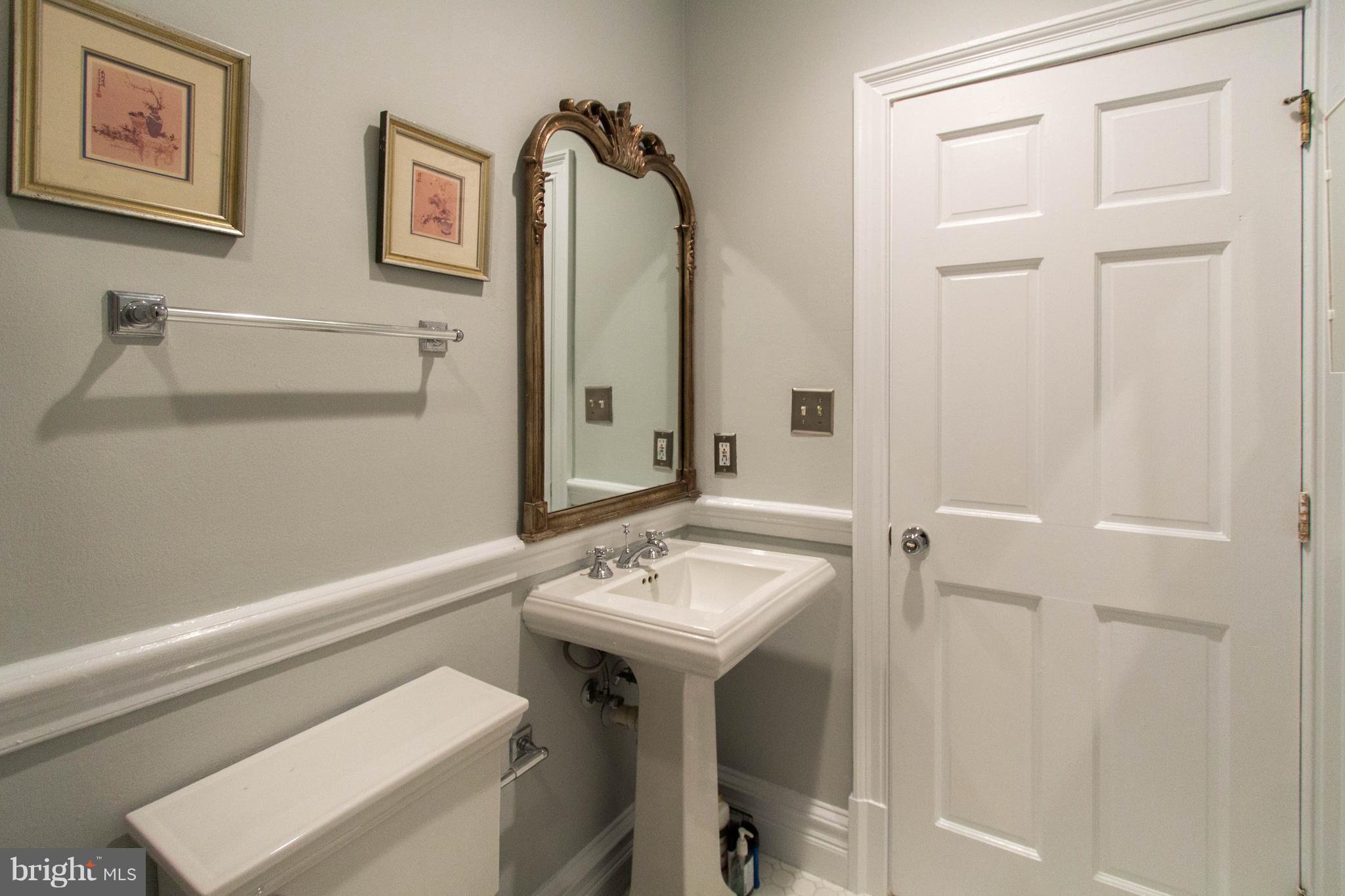 1423 R Street Northwest, Unit 501 Washington, DC 20009 - Photo 27 of 30 Bath