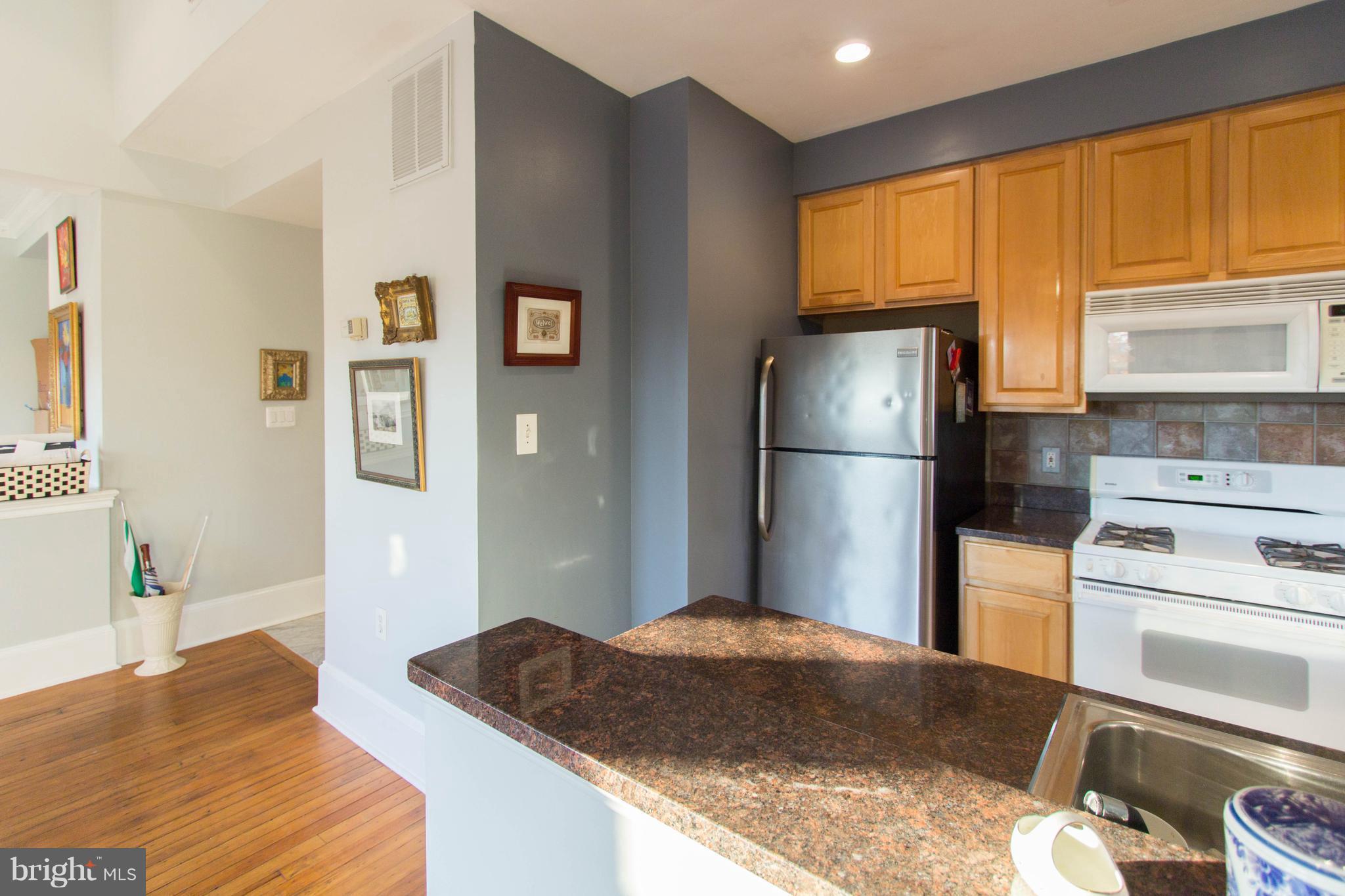 1423 R Street Northwest, Unit 501 Washington, DC 20009 - Photo 9 of 30 Kitchen