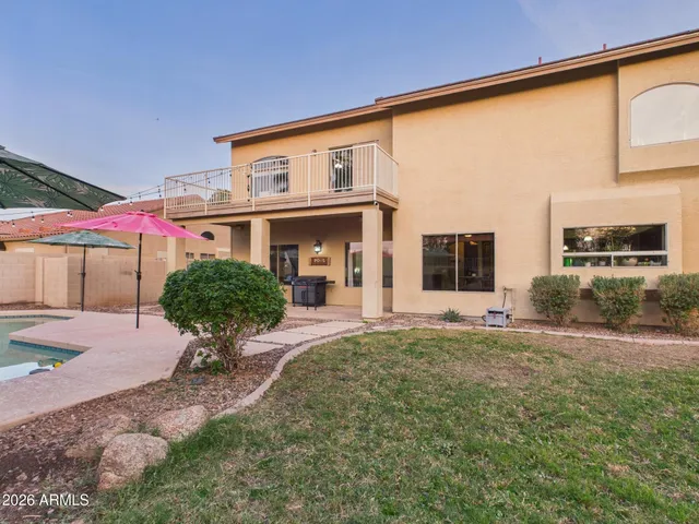 a house view with a outdoor space