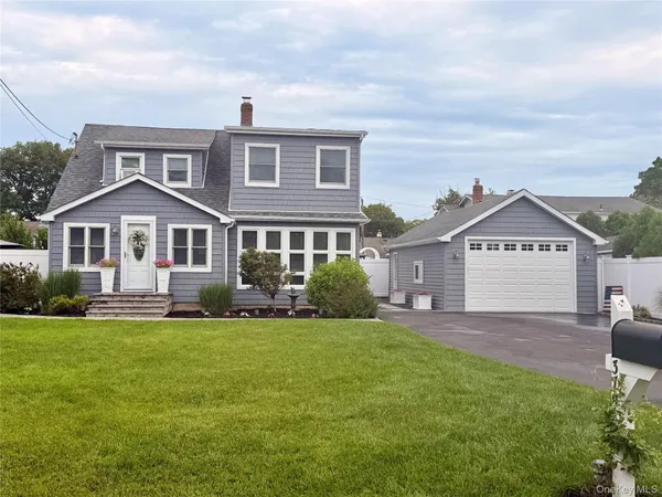 $689,000 | 379 Blossom Street, Holbrook, NY 11741
