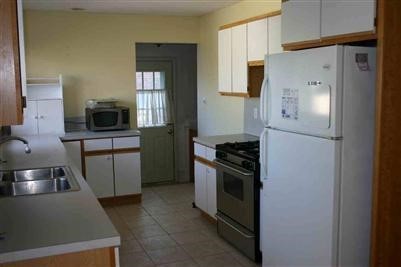 1134 State Street Fenton, MI 48430 - Photo 3 of 8 20156304-2.JPG