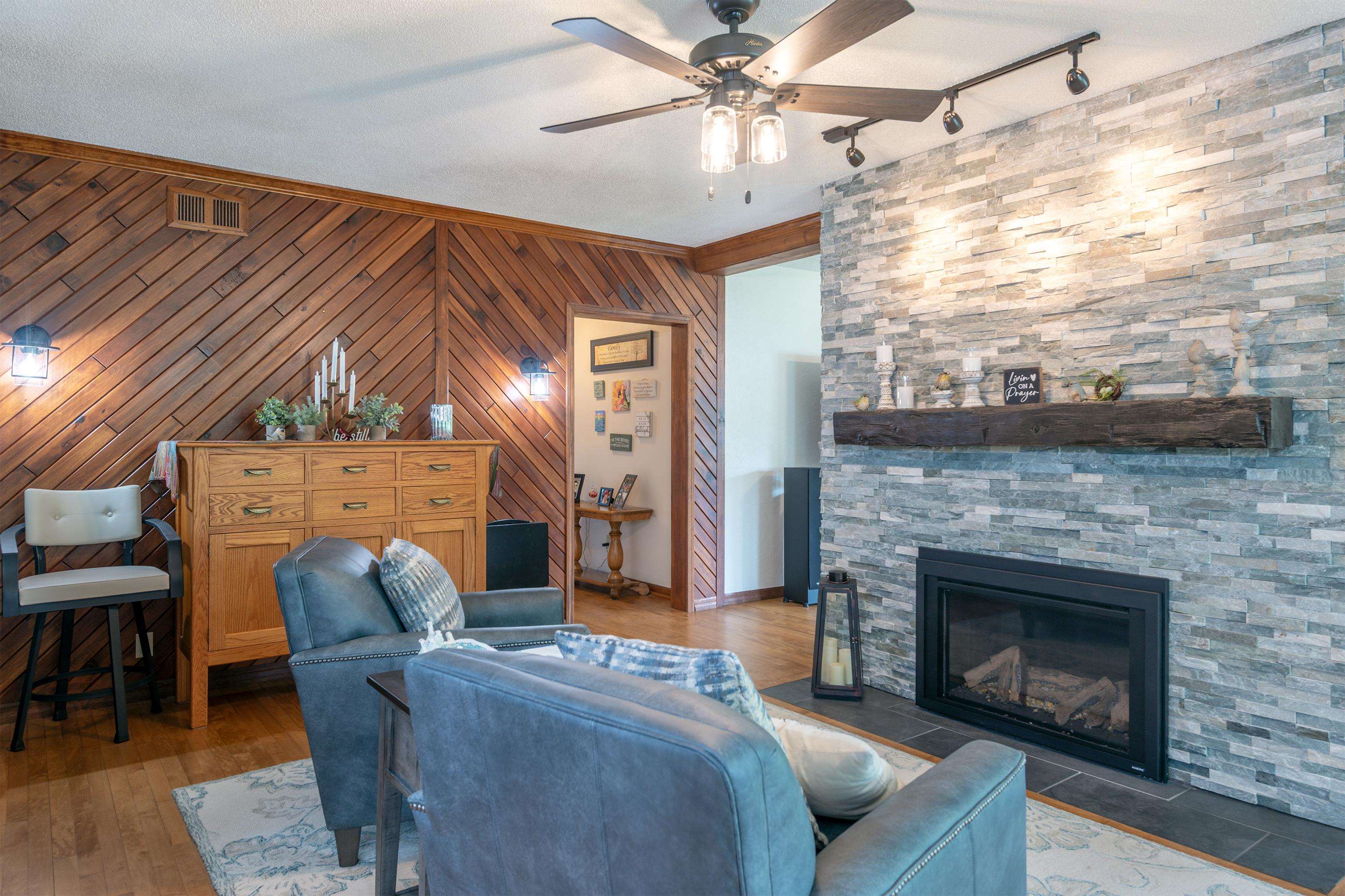 5086 Valley Heights Road Oshkosh, WI 54904 - Photo 13 of 86