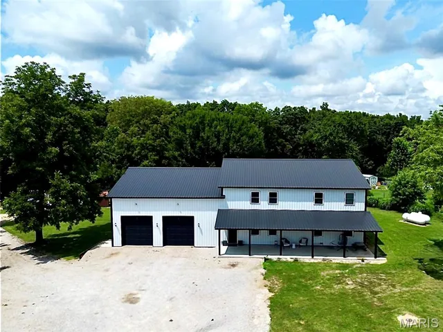 $300,000 | 1005 Red Ball Trail, Coffeen, IL 62017