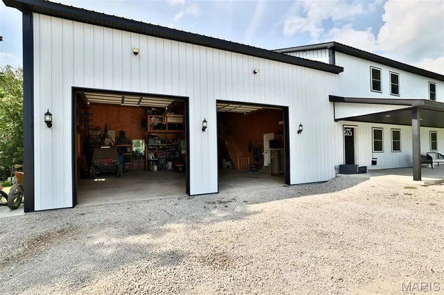 $300,000 | 1005 Red Ball Trail, Coffeen, IL 62017