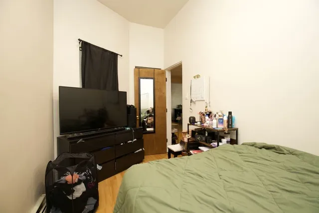 $1,700 | 1473 West Erie Street, Unit 1F, Chicago, IL 60642