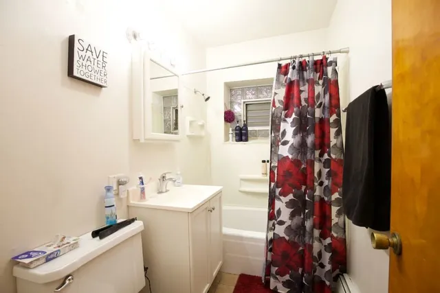 $1,700 | 1473 West Erie Street, Unit 1F, Chicago, IL 60642