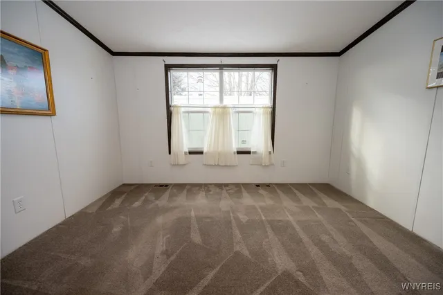 $158,900 | 840 Nicole Lane, Evans, NY 14006