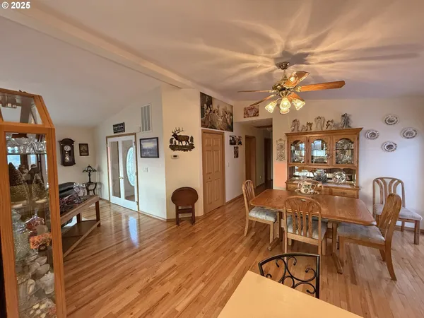 $699,900 | 46 Palomino Drive, Centerville, WA 98613