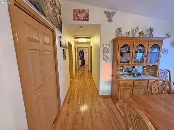 $699,900 | 46 Palomino Drive, Centerville, WA 98613
