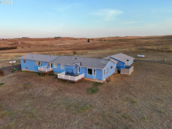 $699,900 | 46 Palomino Drive, Centerville, WA 98613