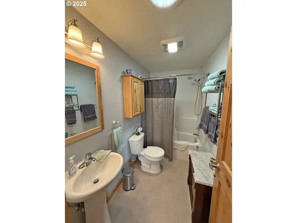 $699,900 | 46 Palomino Drive, Centerville, WA 98613