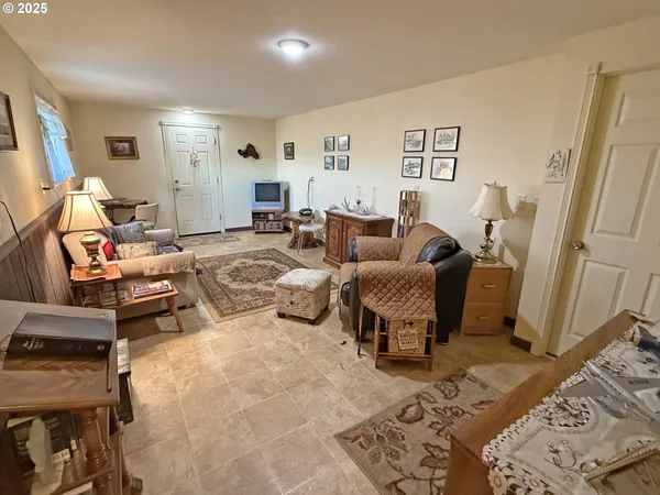$699,900 | 46 Palomino Drive, Centerville, WA 98613