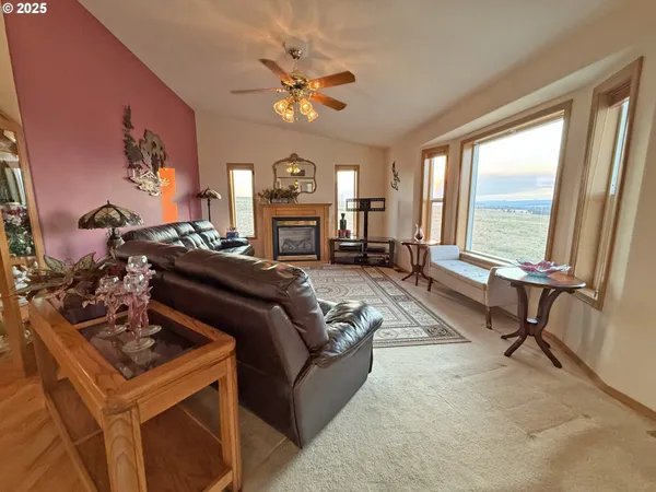 $699,900 | 46 Palomino Drive, Centerville, WA 98613