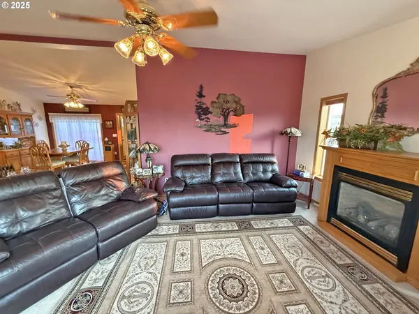 $699,900 | 46 Palomino Drive, Centerville, WA 98613