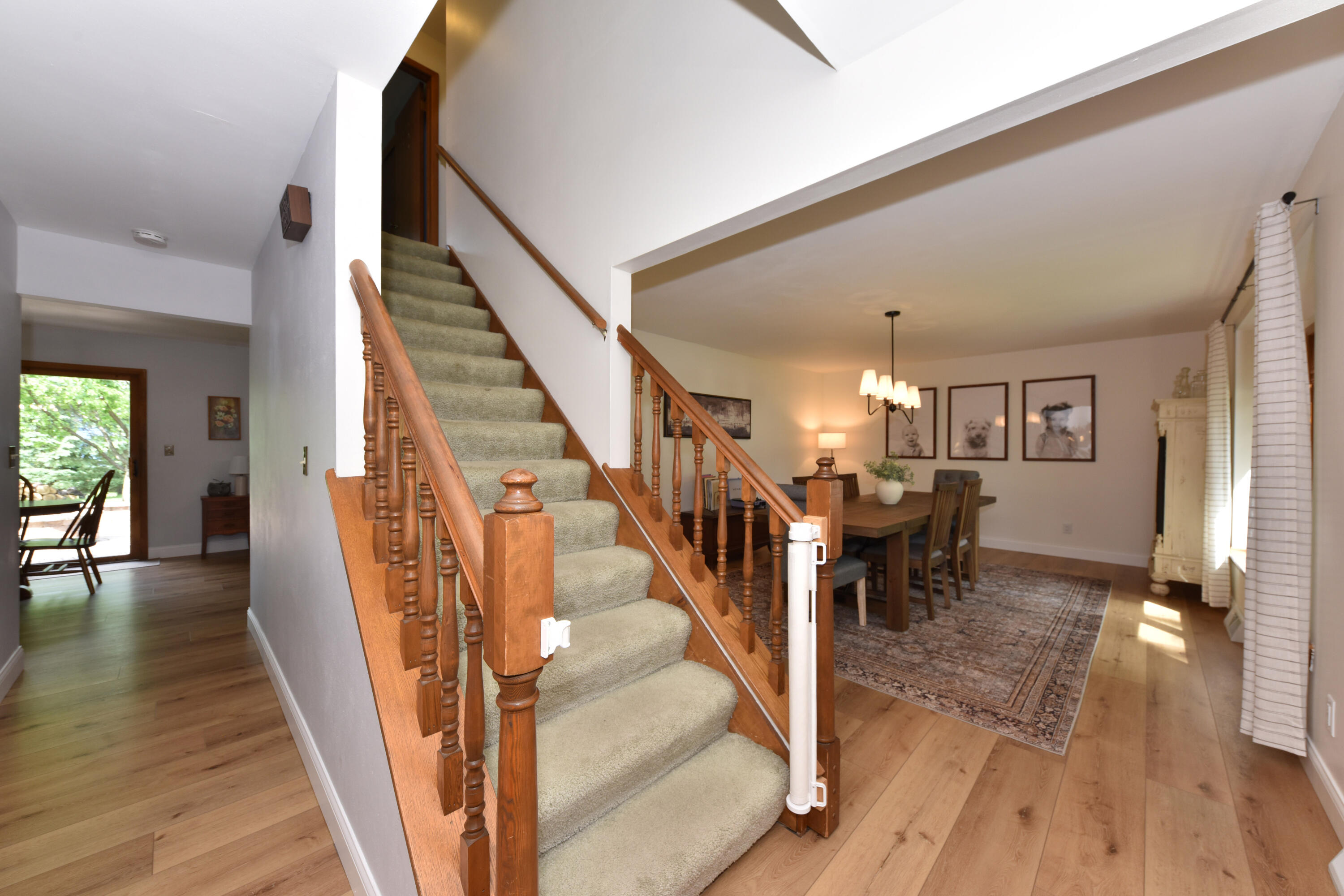 N71W23400 Homestead Road Sussex, WI 53089 - Photo 2 of 44 Foyer