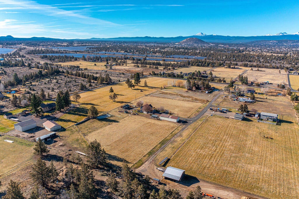 62660 Erickson Road Bend, OR 97701 - Photo 30 of 31 32