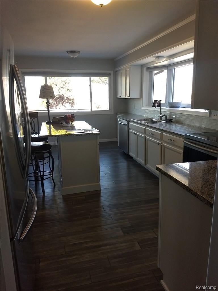 8406 Miller Road Swartz Creek, MI 48473 - Photo 6 of 34 Miller kit d2.jpg