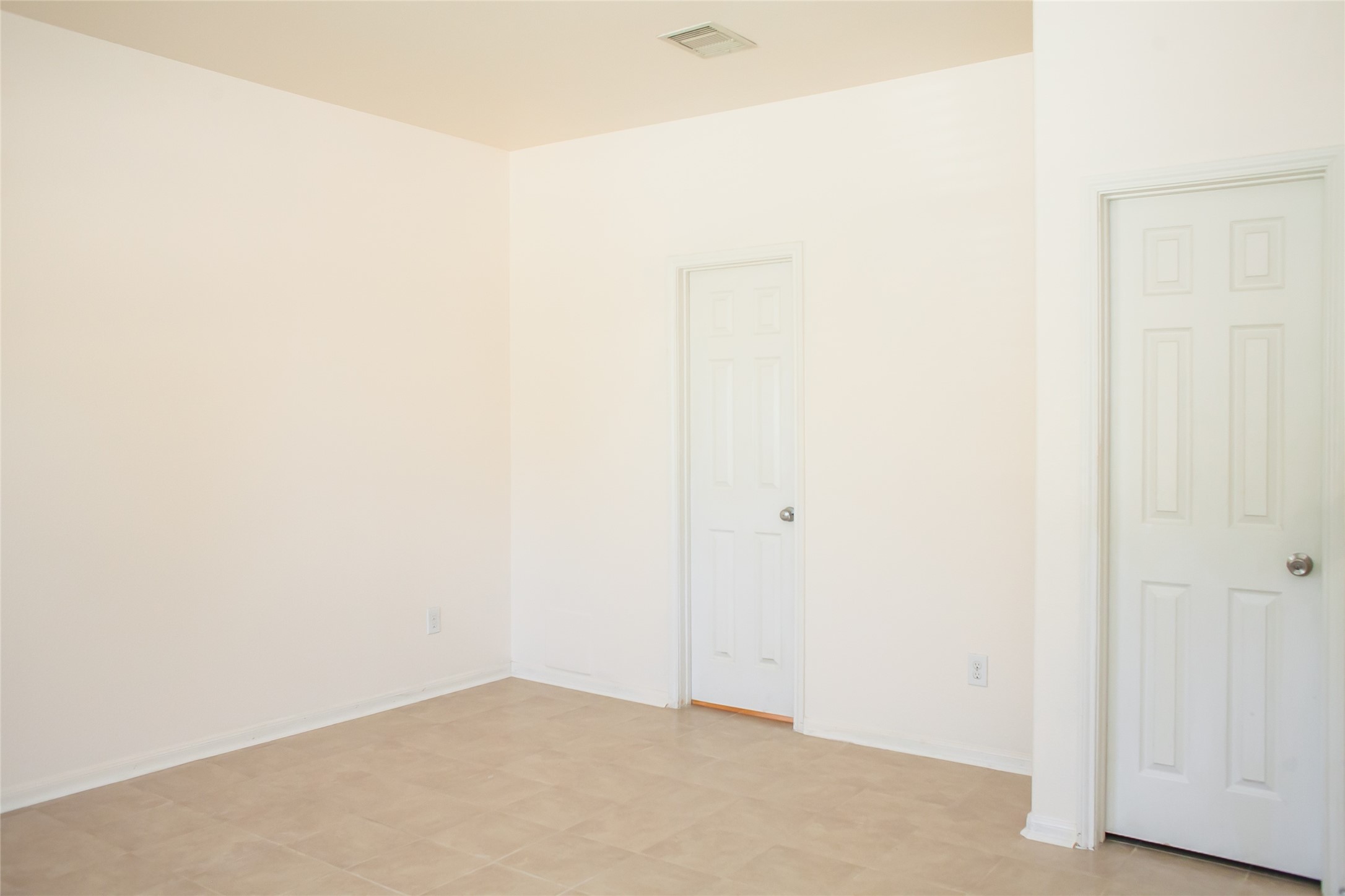 7015 Rancho Mission Drive Houston, TX 77083 - Photo 5 of 21 a view of an empty room