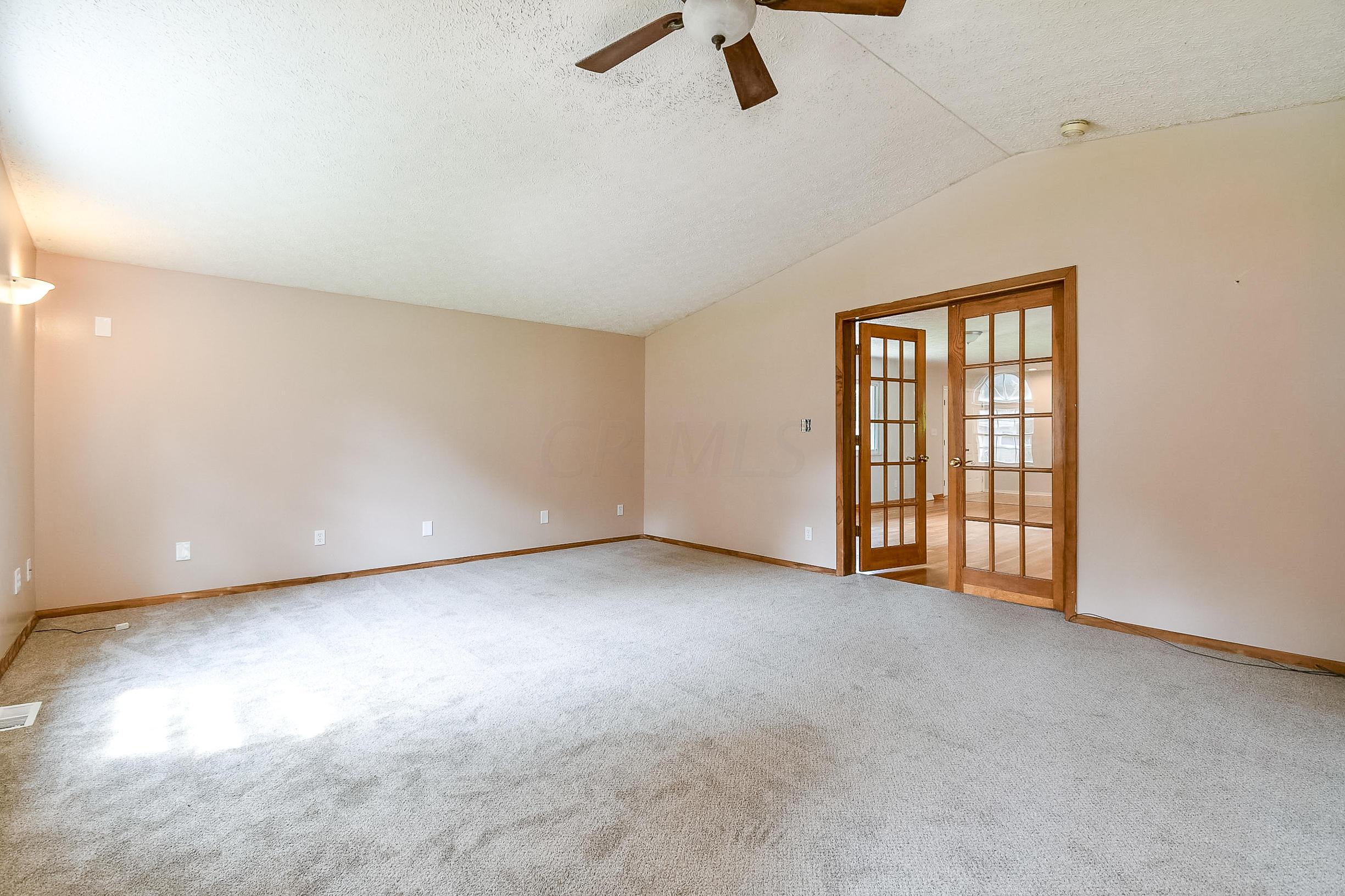 1030 Plum Ridge Columbus, OH 43213 - Photo 11 of 34 Gallery Image 11