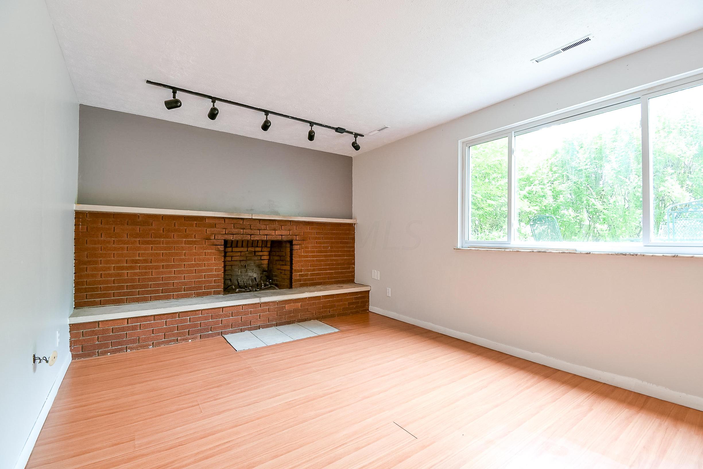 1030 Plum Ridge Columbus, OH 43213 - Photo 18 of 34 Gallery Image 18