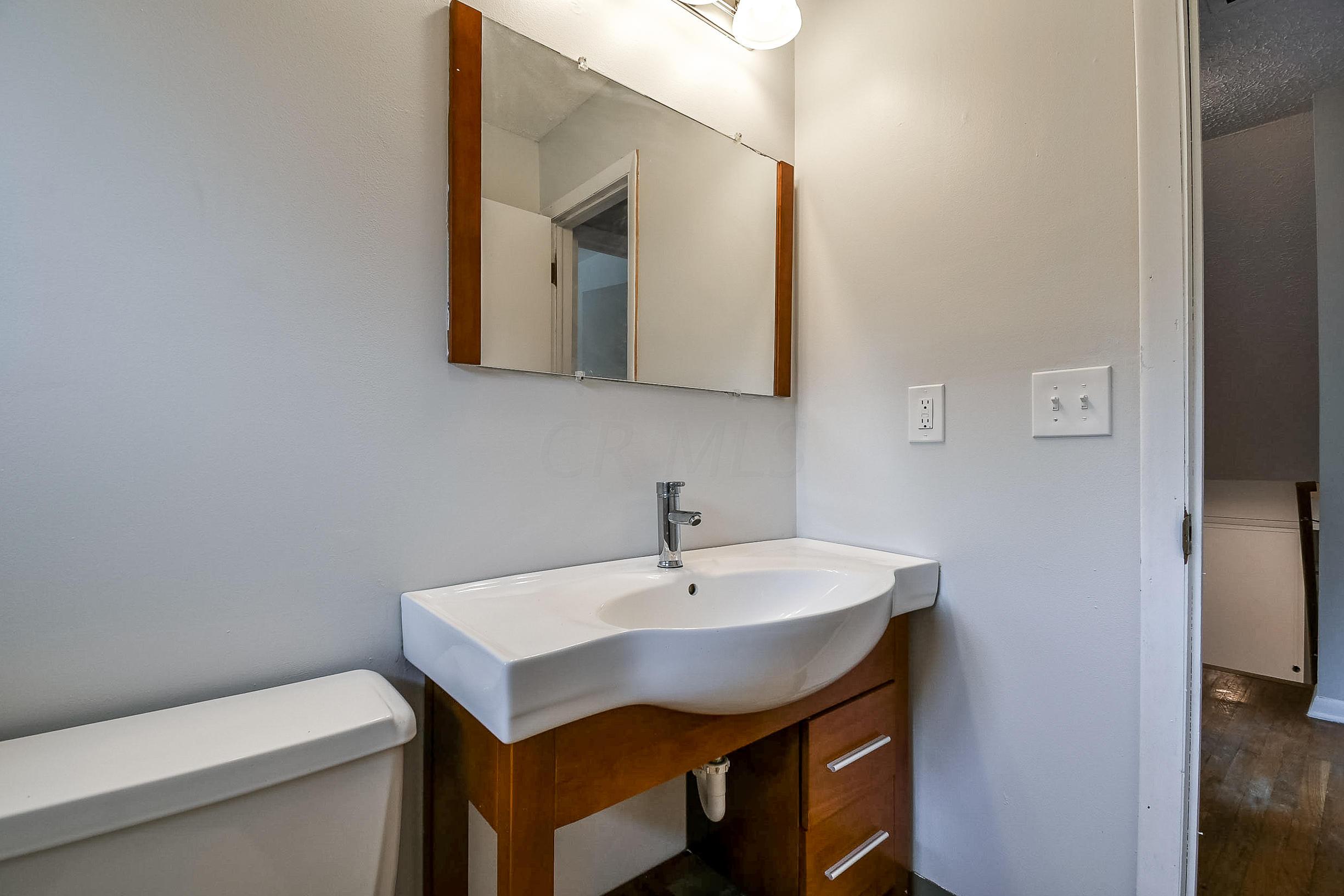 1030 Plum Ridge Columbus, OH 43213 - Photo 26 of 34 Gallery Image 26