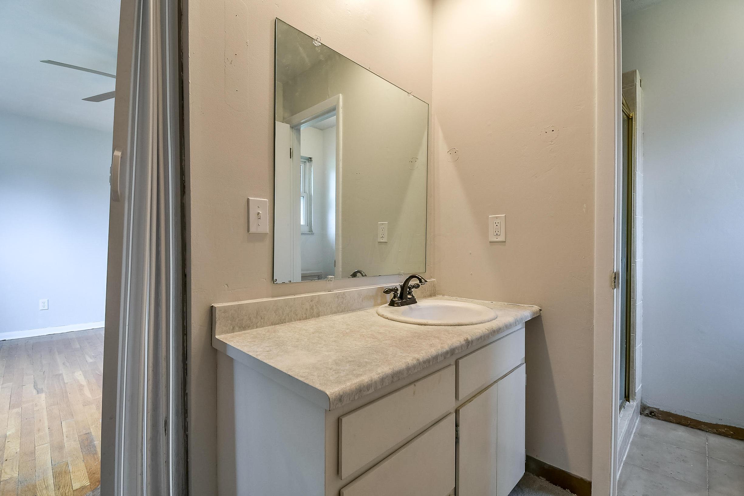 1030 Plum Ridge Columbus, OH 43213 - Photo 27 of 34 Gallery Image 27