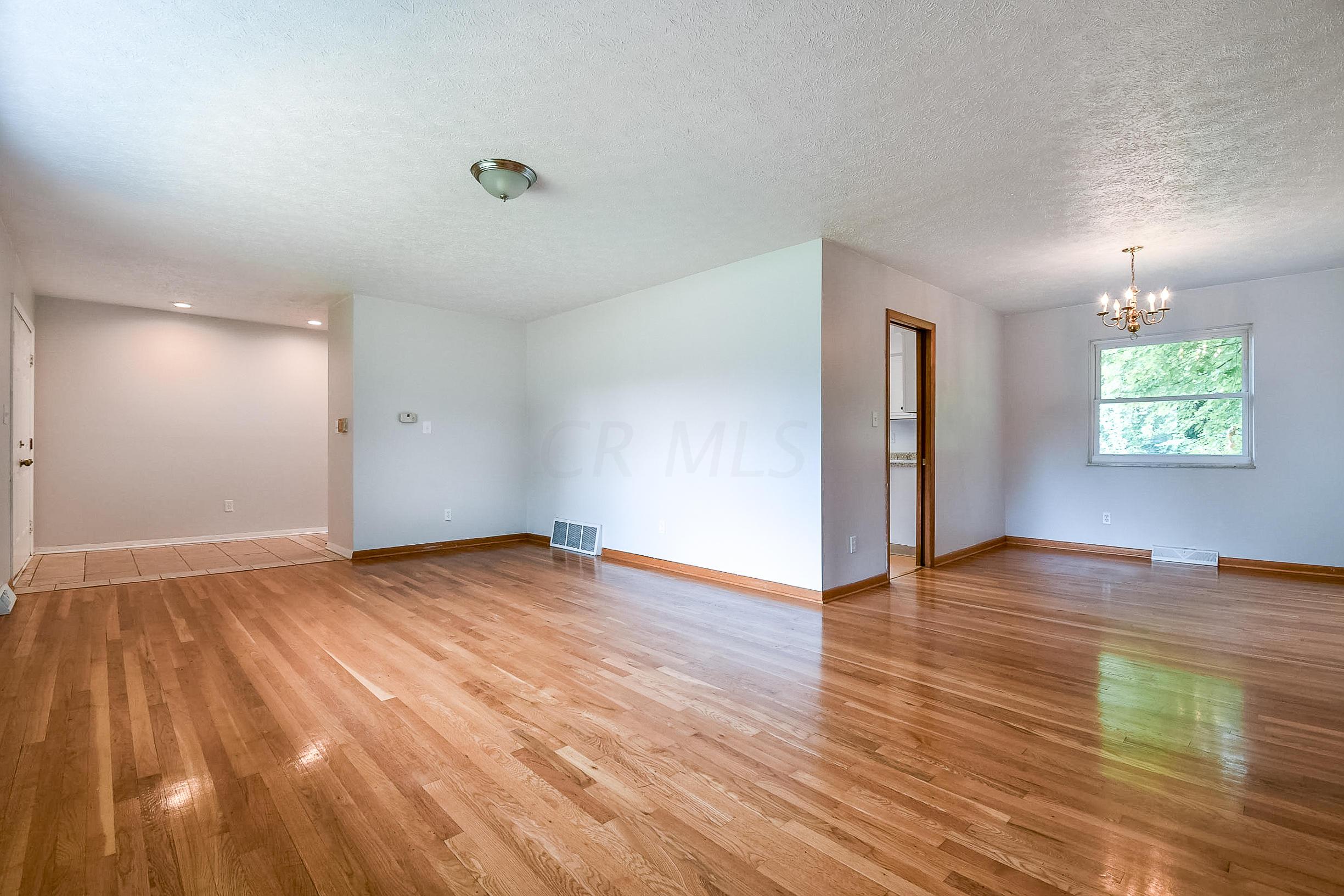 1030 Plum Ridge Columbus, OH 43213 - Photo 5 of 34 Gallery Image 5