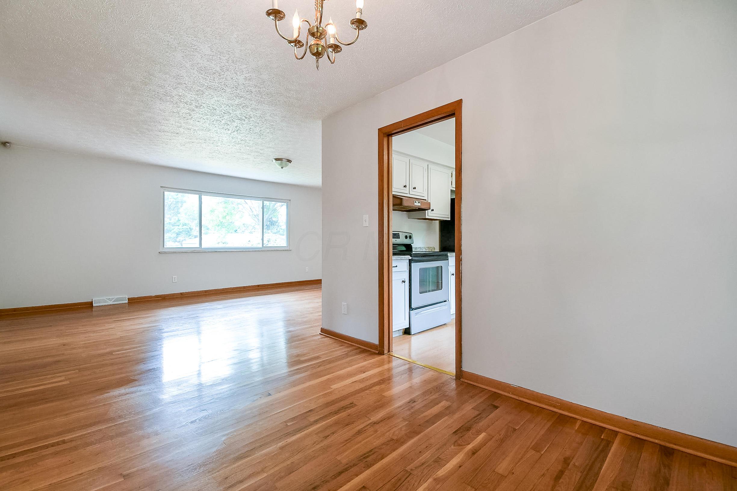 1030 Plum Ridge Columbus, OH 43213 - Photo 8 of 34 Gallery Image 8