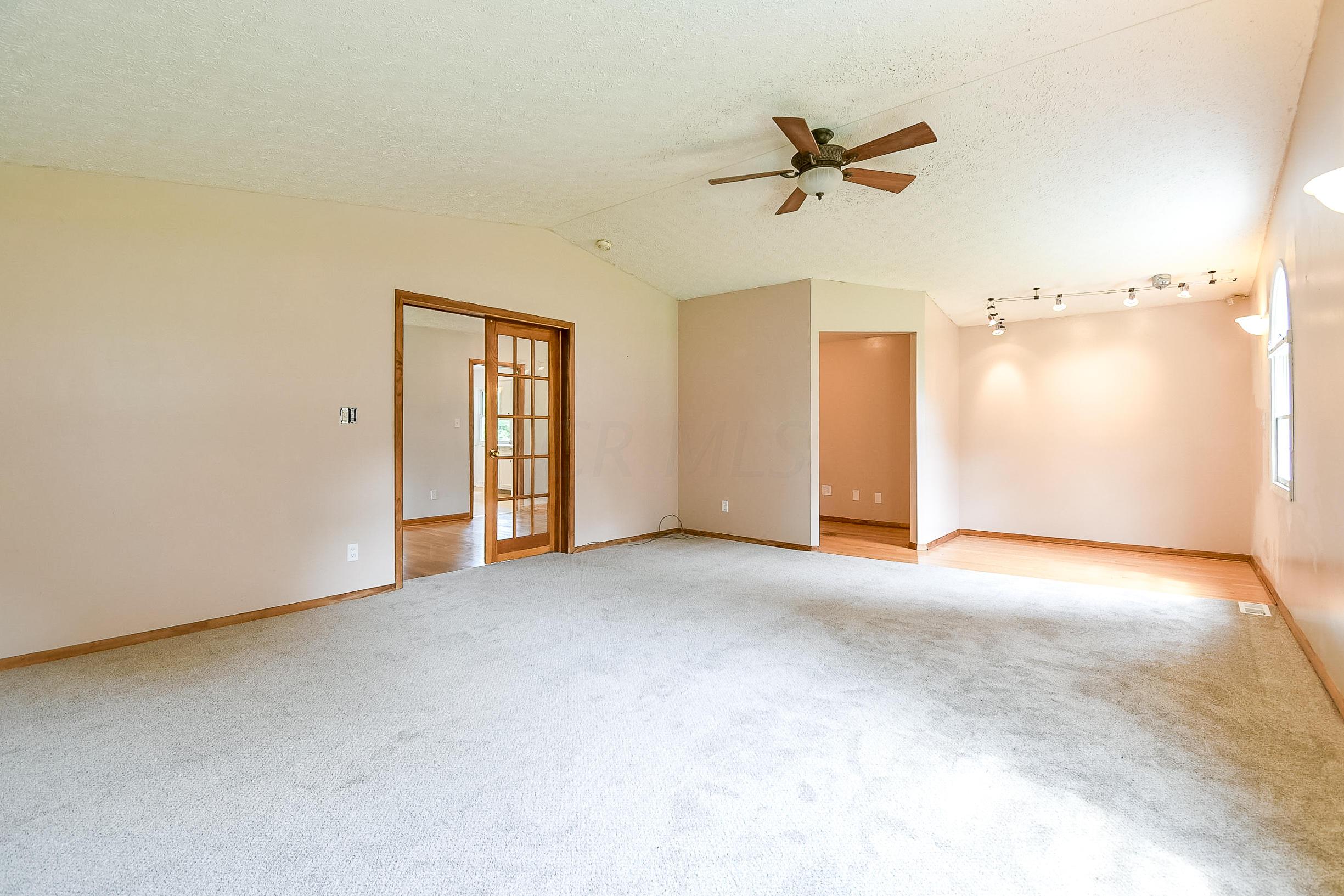 1030 Plum Ridge Columbus, OH 43213 - Photo 10 of 34 Gallery Image 10