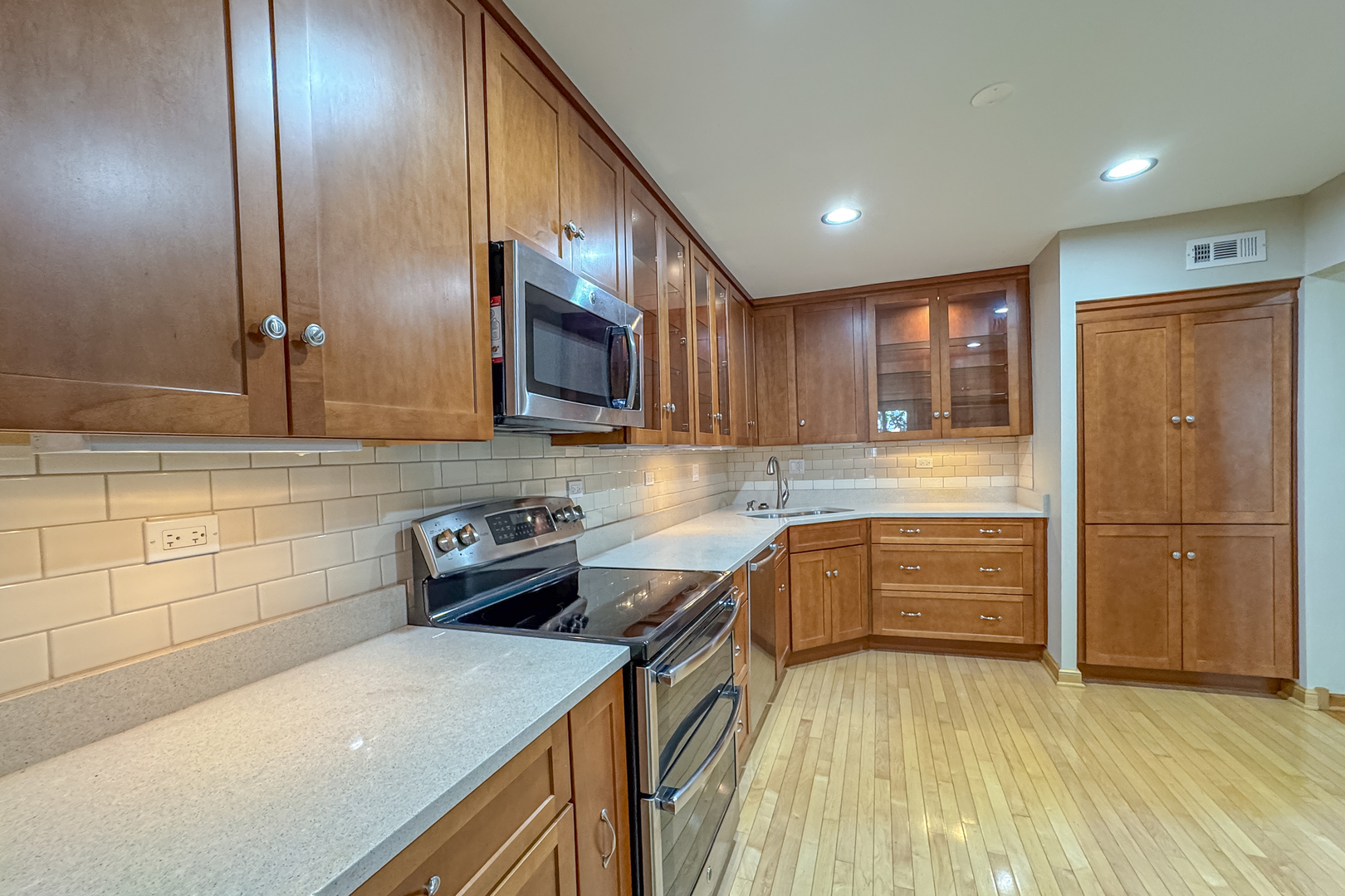 416 Swallow Lane Deerfield, IL 60015 - Photo 9 of 29
