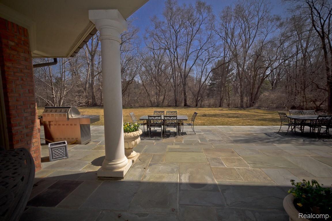 30202 Inkster Road Franklin, MI 48025 - Photo 7 of 75 IMG_2502.jpg