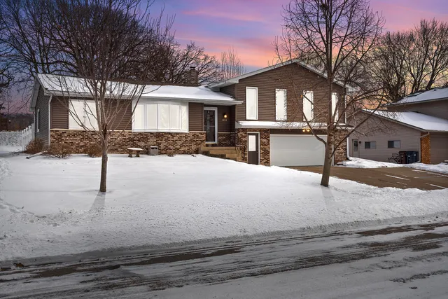 $399,000 | 1024 Park Ridge Drive, Onalaska, WI 54650