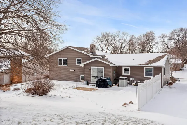 $399,000 | 1024 Park Ridge Drive, Onalaska, WI 54650