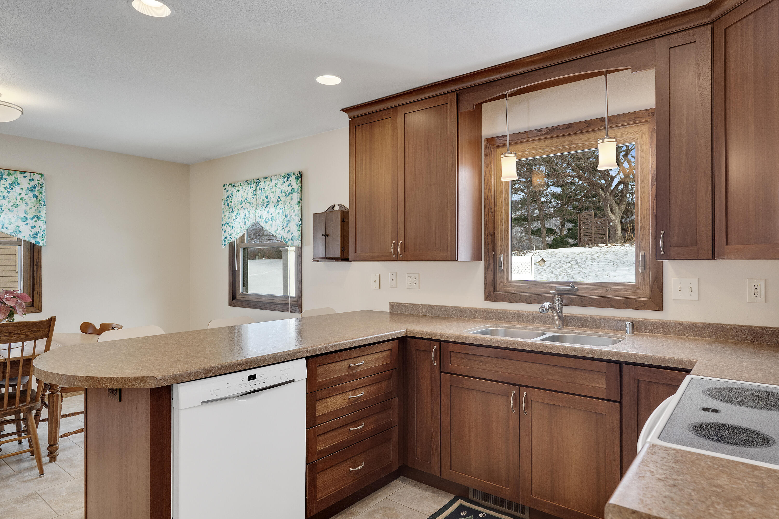 1024 Park Ridge Drive Onalaska, WI 54650 - Photo 29 of 40 14__DSC4260_mls