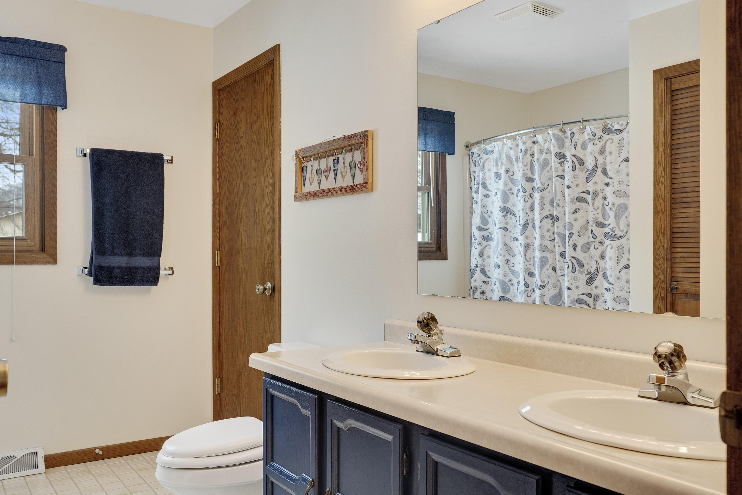 1024 Park Ridge Drive Onalaska, WI 54650 - Photo 8 of 40 21__DSC4300_mls