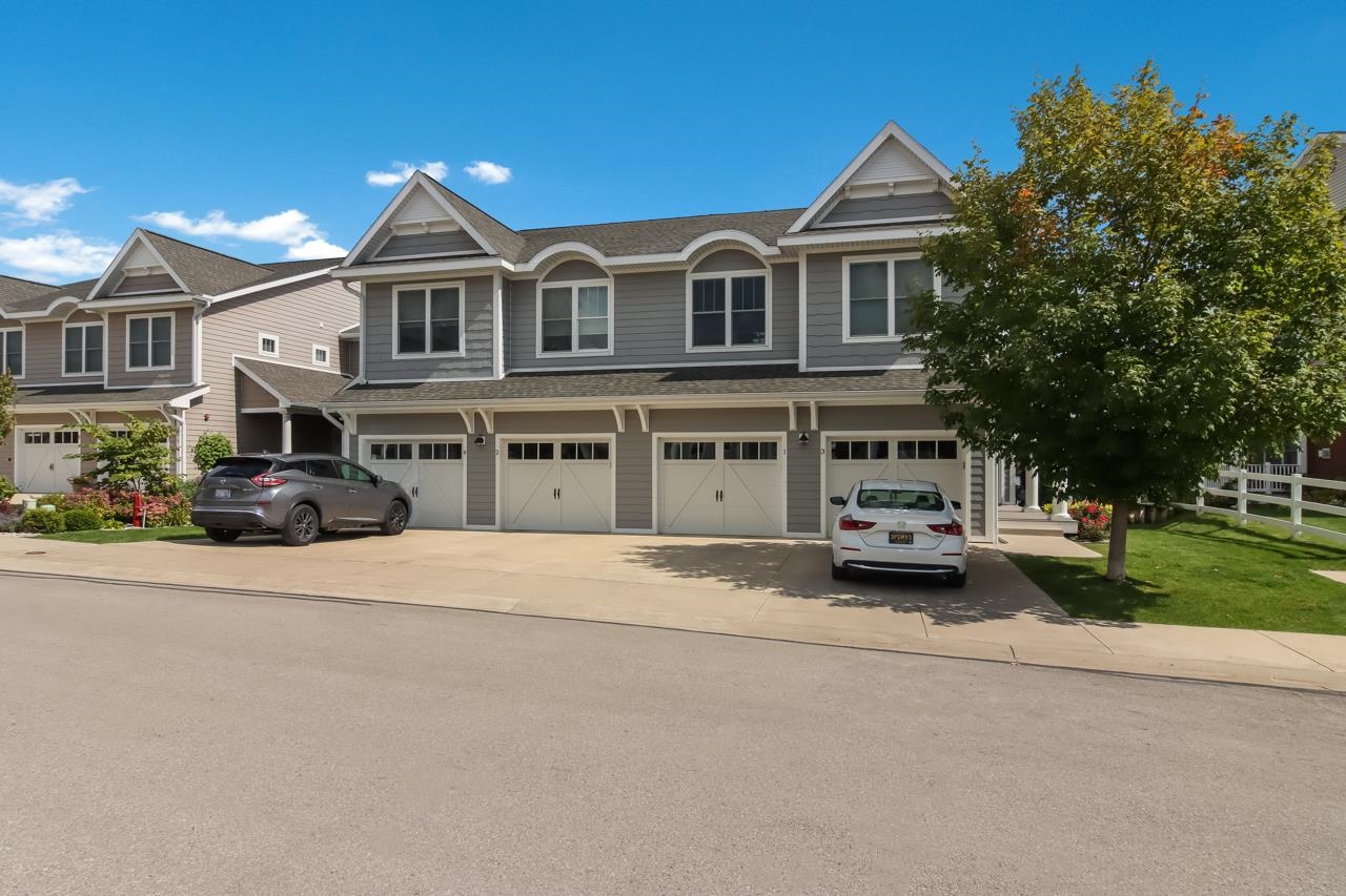 991 Lake Ridge Drive Traverse City, MI 49684 - Photo 1 of 65 1915834.JPG